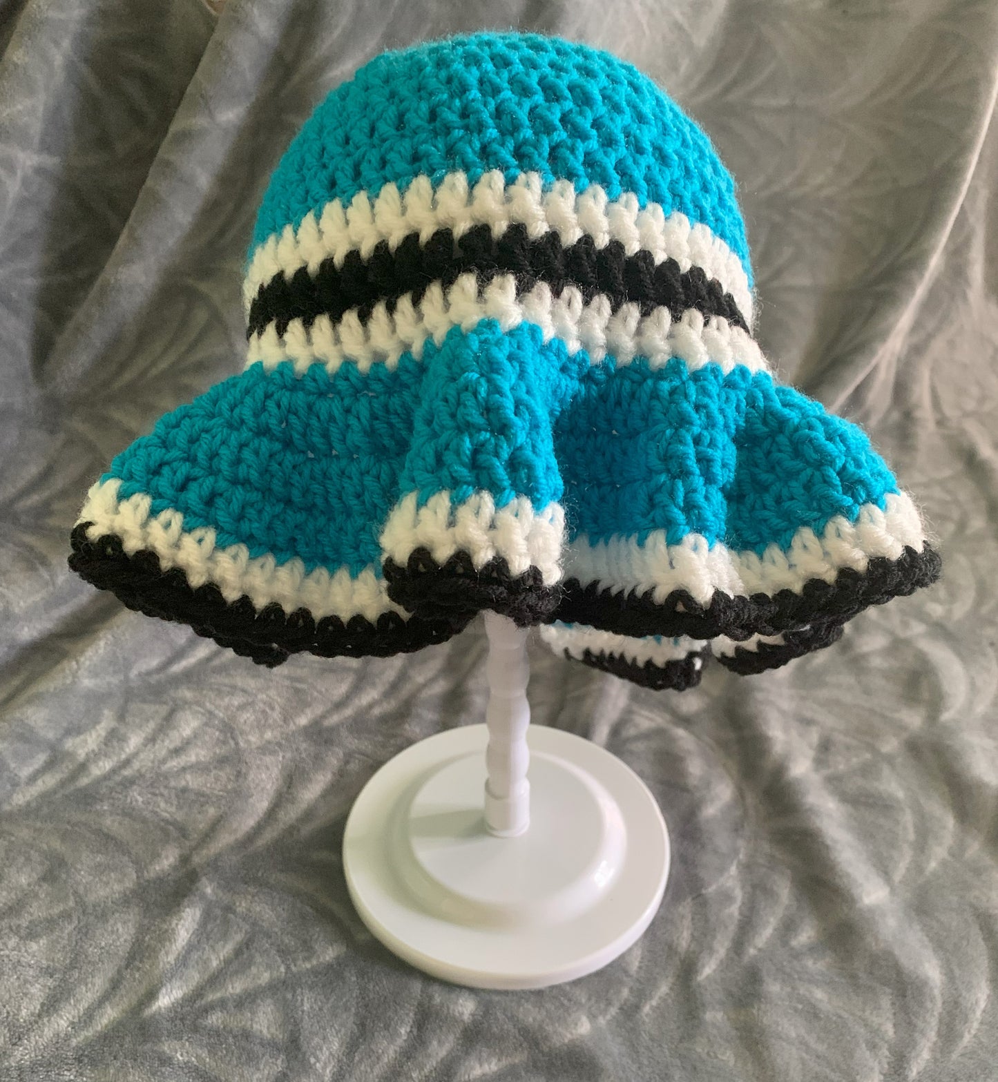 Turquoise Saddle Style Wavy Bucket Hat